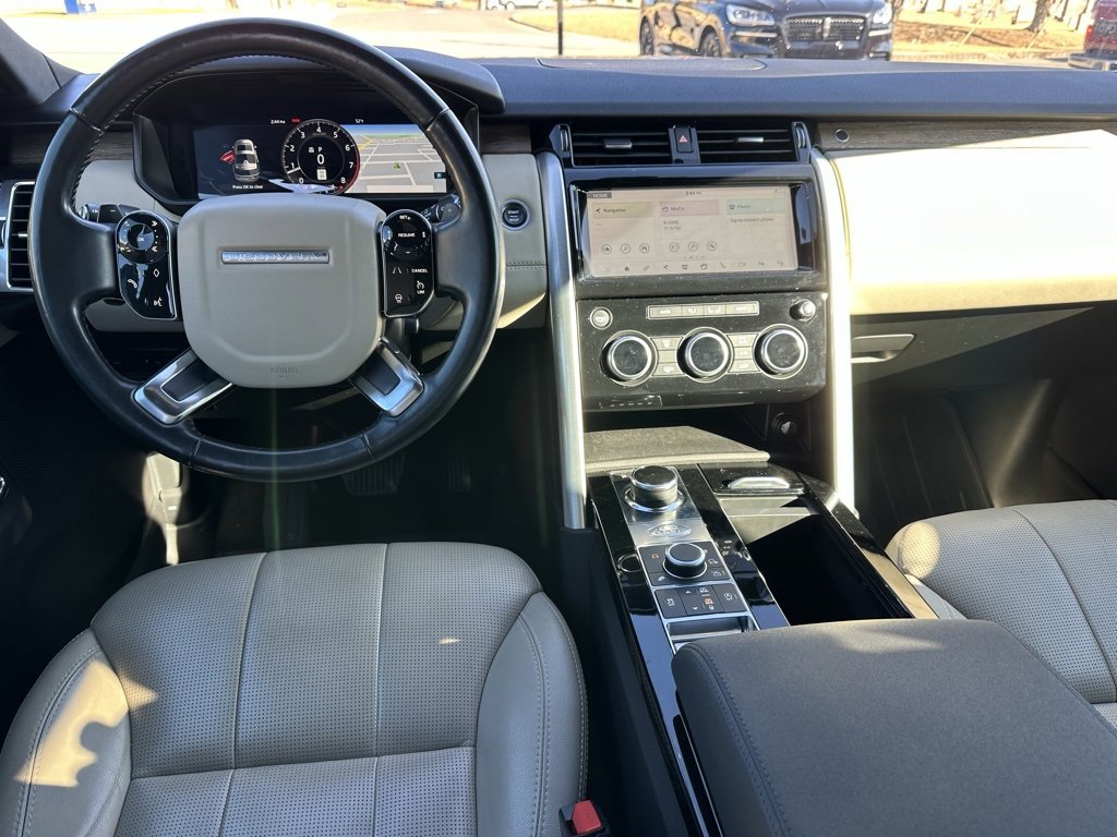 Used 2019 Land Rover Discovery HSE image 4