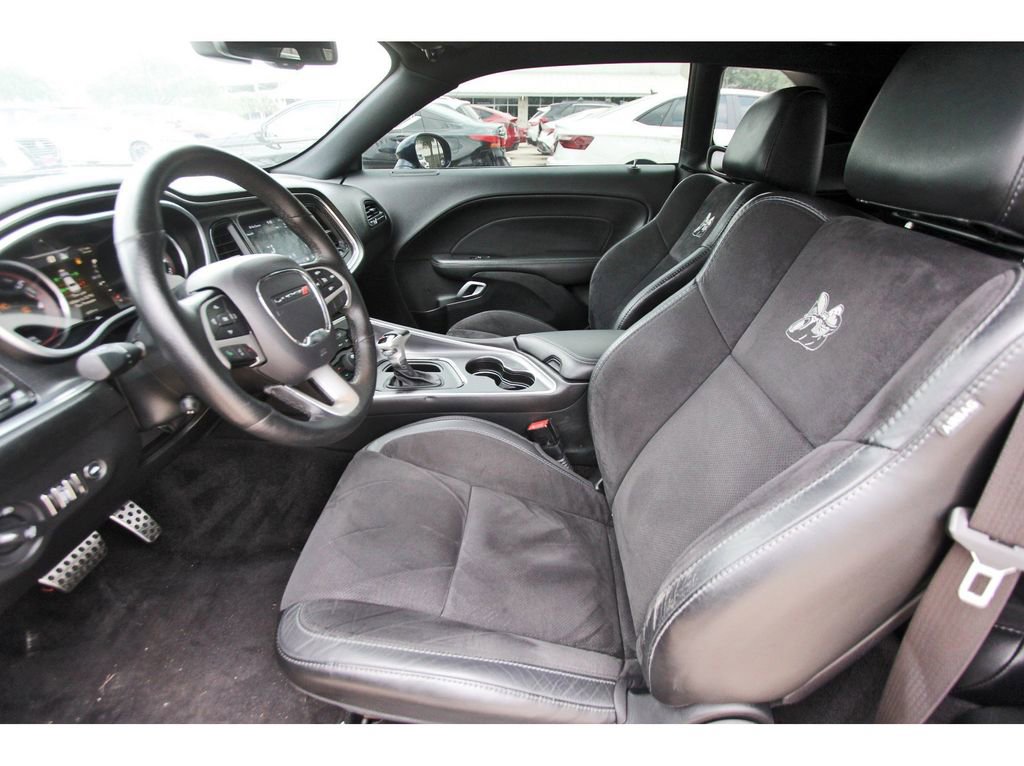 Used 2017 Dodge Challenger R/T Scat Pack w/ Dynamics Package RWD image 14