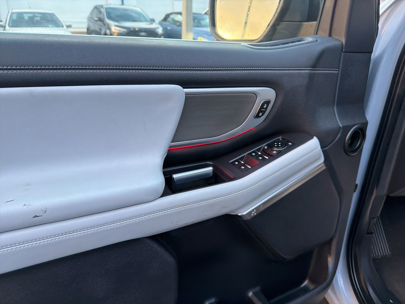 Used 2025 Ford Expedition Platinum image 20