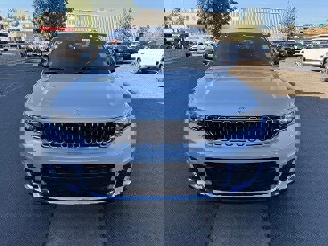 New 2025 Jeep Grand Cherokee L Limited w/ Luxury Tech Group II