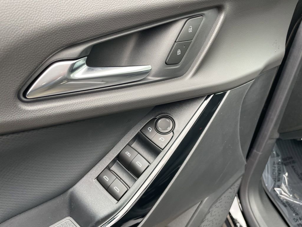 New 2026 Chevrolet Equinox LT image 6