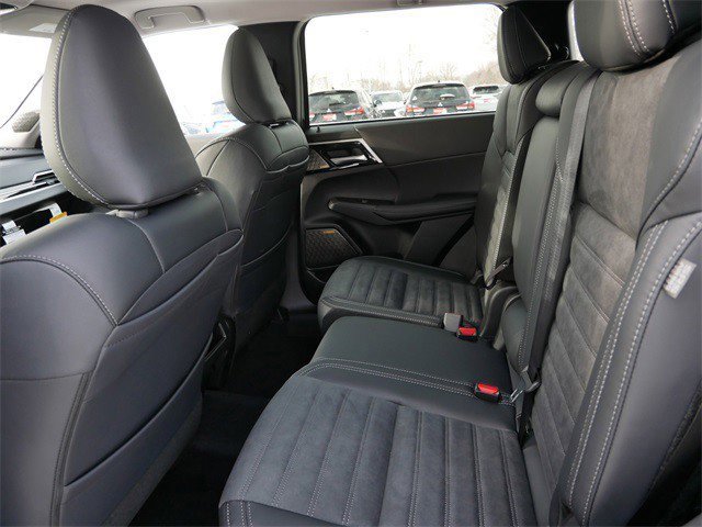 New 2026 Mitsubishi Outlander SE image 5