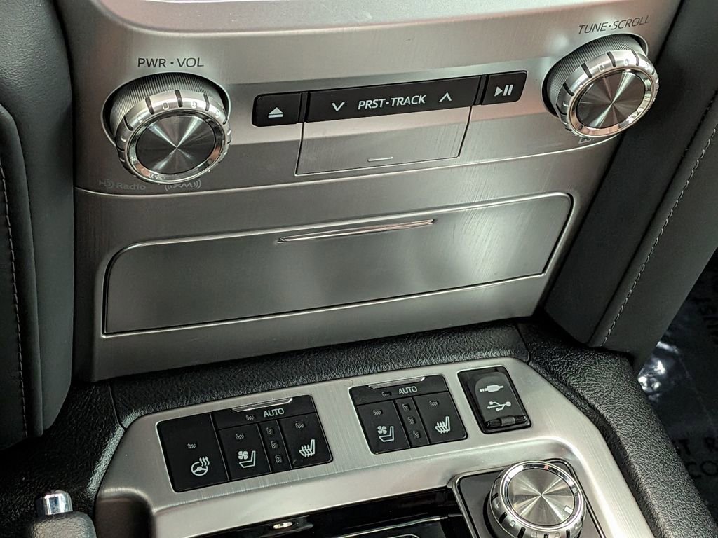 Used 2021 Toyota Land Cruiser image 25