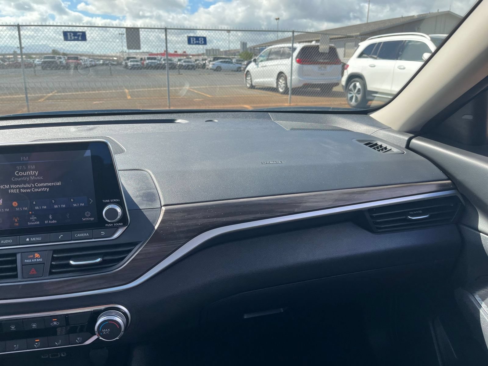 Used 2024 Nissan Altima 2.5 SV FWD image 32