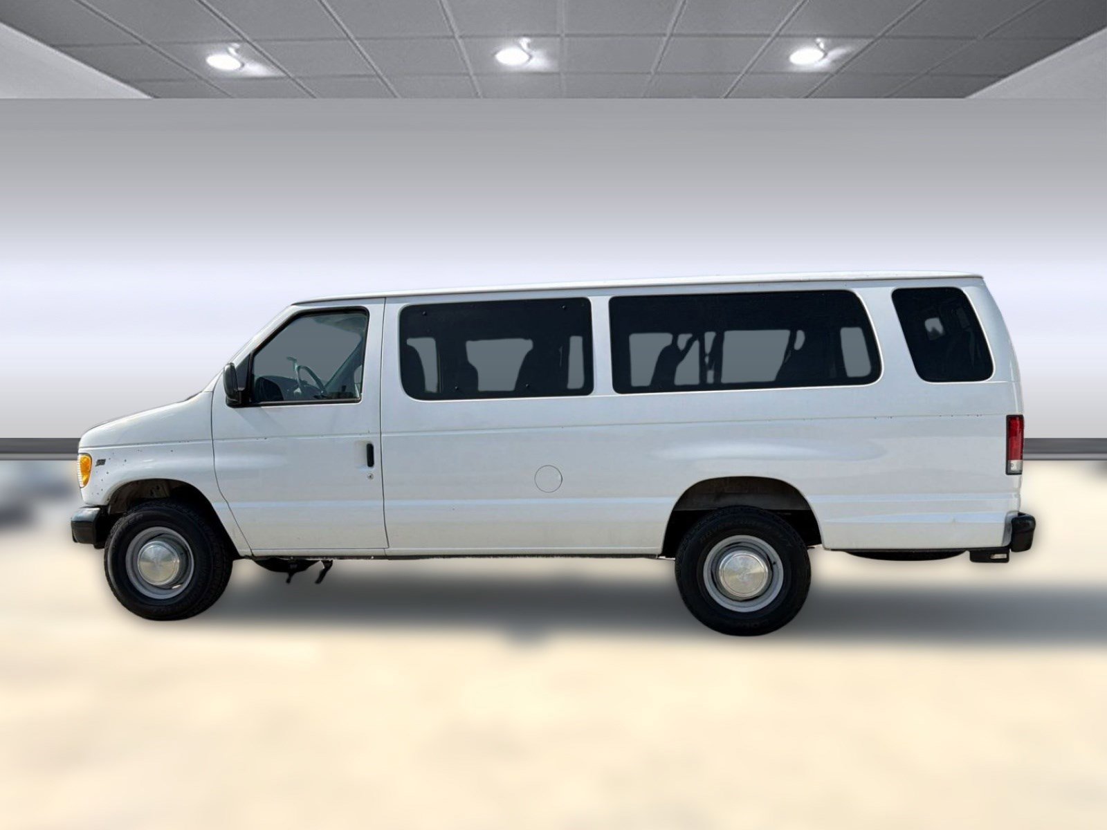 Used 2000 Ford E-350 and Econoline 350 XL image 2