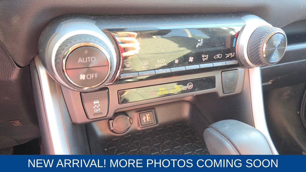 Used 2025 Toyota RAV4 XLE image 19