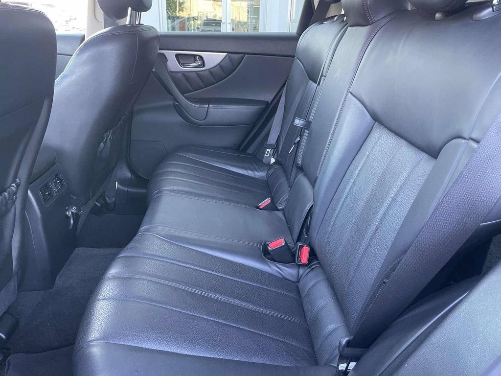 Used 2017 INFINITI QX70 AWD w/ Premium Package image 13