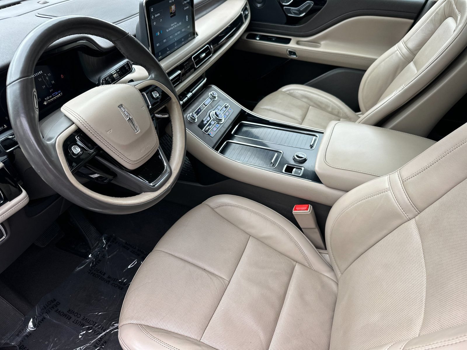 Certified 2022 Lincoln Aviator Grand Touring w/ Elements Package Plus AWD/4WD image 9