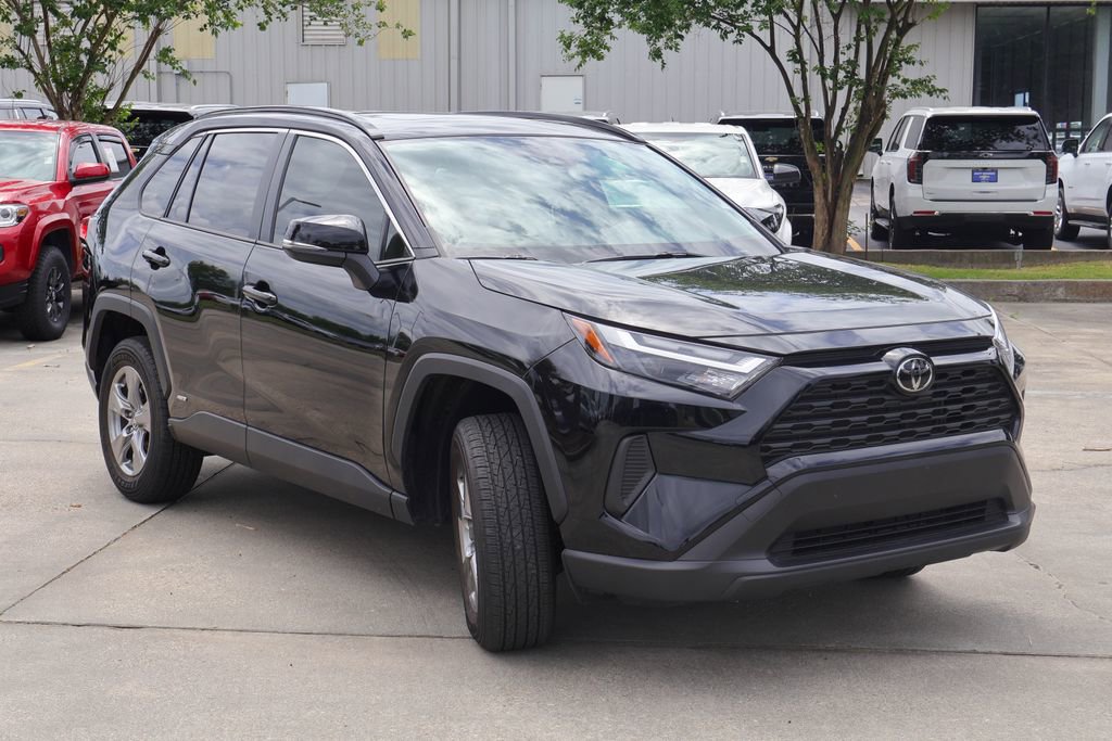 Used 2025 Toyota RAV4 XLE w/ Convenience Package image 25