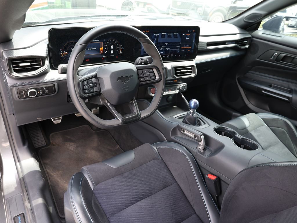 Used 2025 Ford Mustang Dark Horse image 13