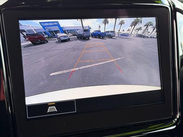 Used 2023 Chevrolet Traverse LT image 21