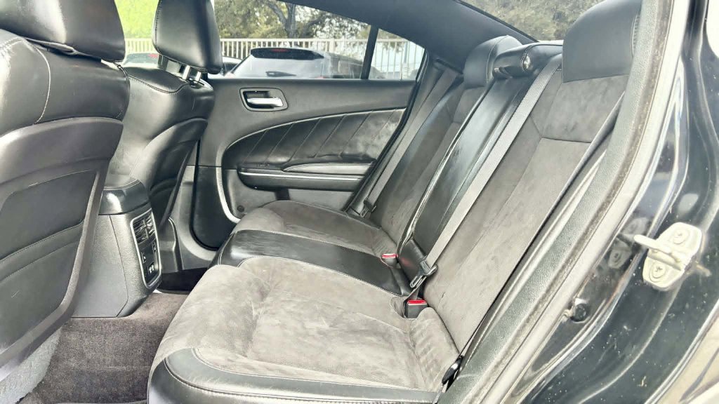 Used 2018 Dodge Charger R/T Scat Pack RWD image 16