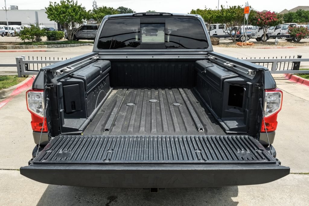 Used 2017 Nissan Titan PRO-4X w/ Pro-4x Convenience Package AWD/4WD image 63