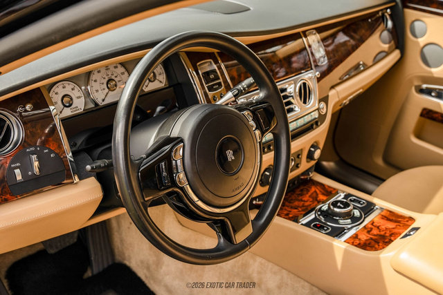 Used 2014 Rolls-Royce Ghost image 42