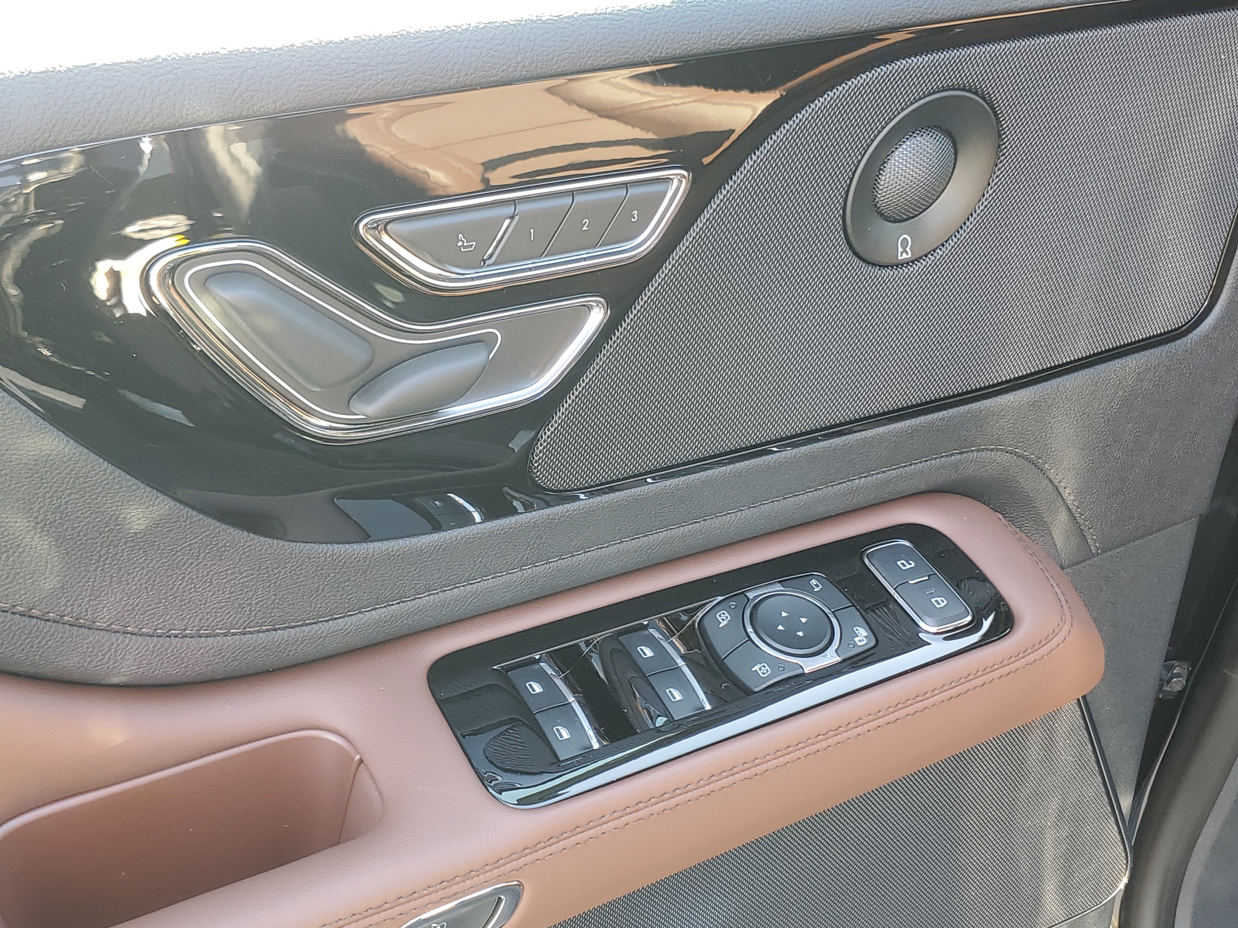 New 2027 Lincoln Aviator Reserve AWD/4WD image 9