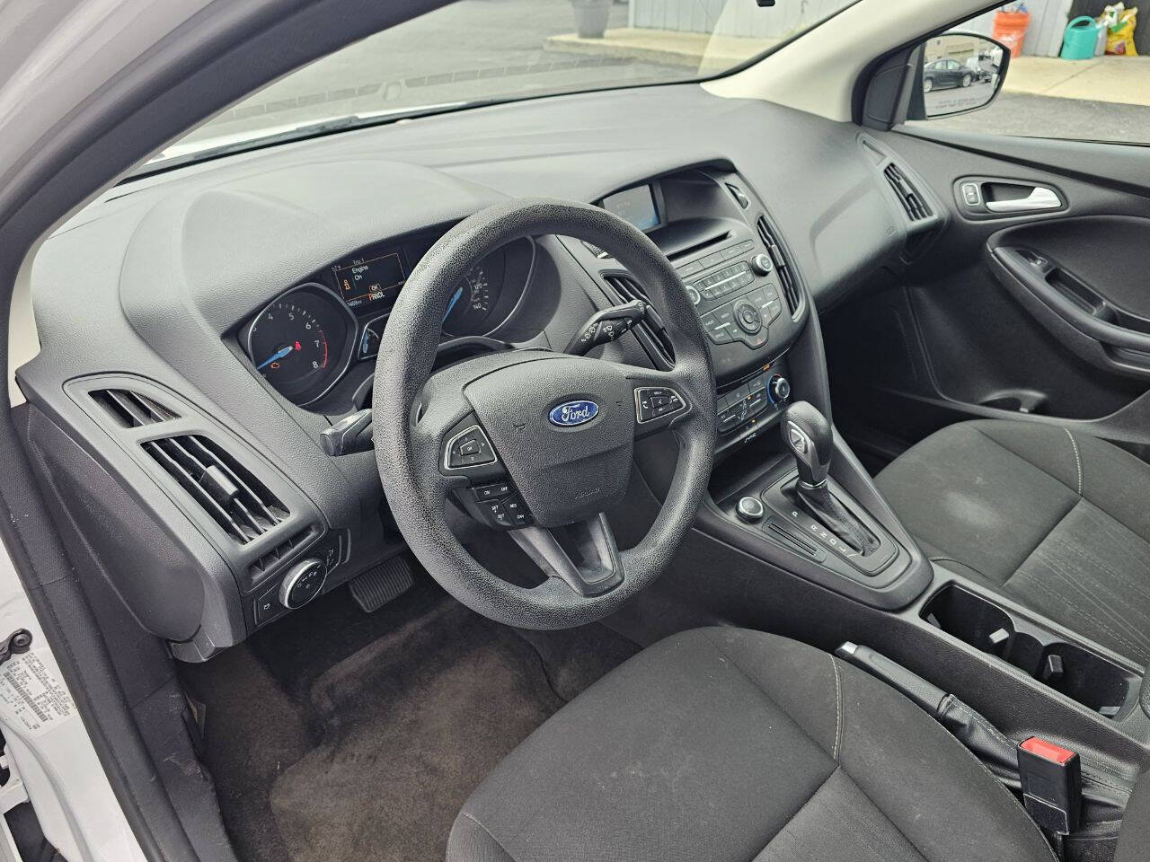Used 2017 Ford Focus SE FWD image 11