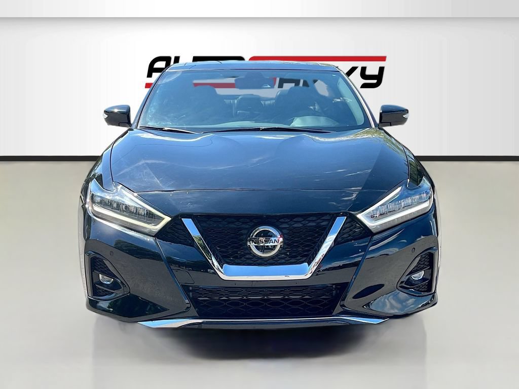 Used 2022 Nissan Maxima SR w/ Sport Mat Group FWD image 2