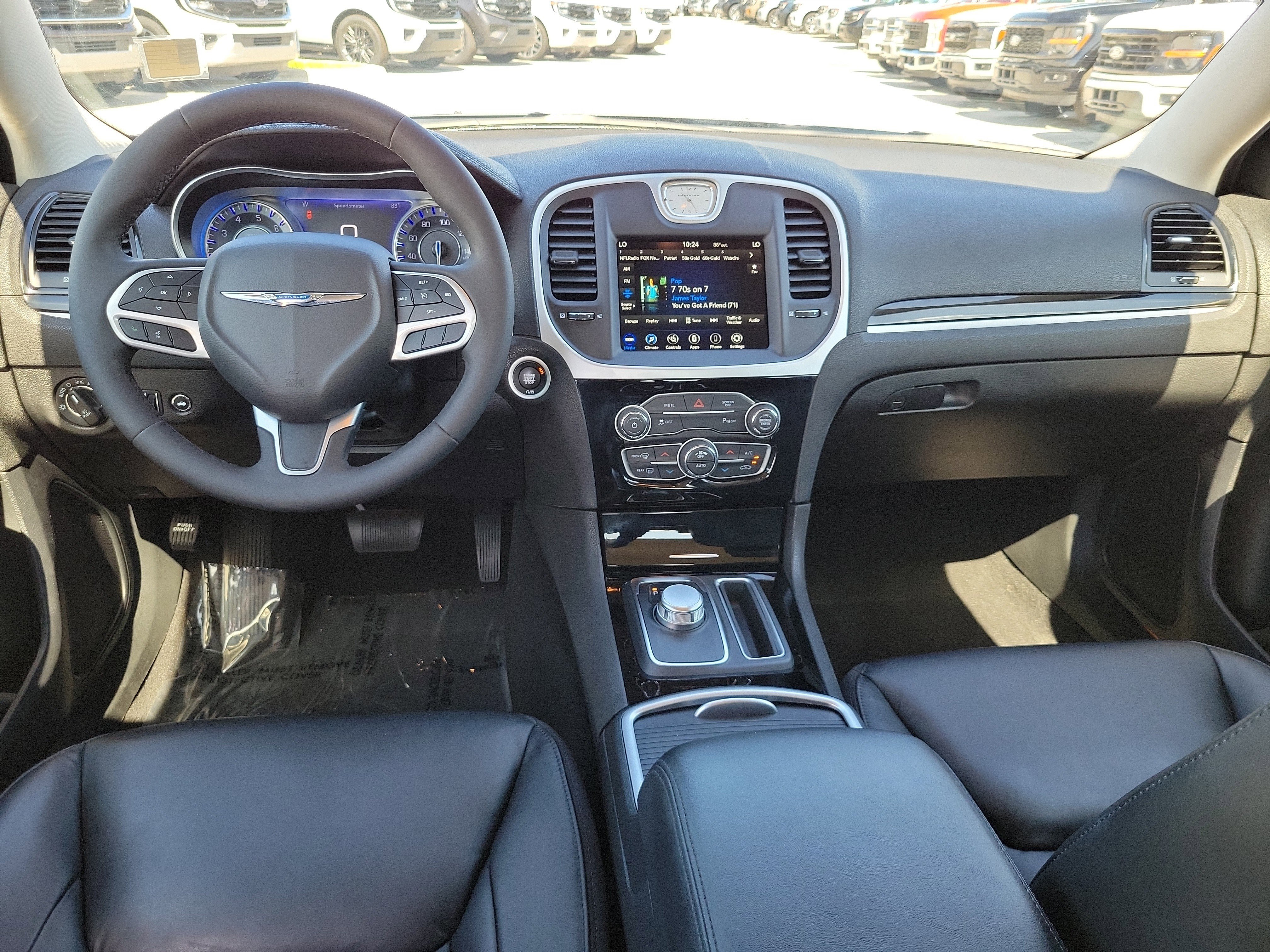 Used 2023 Chrysler 300 Touring L RWD image 14