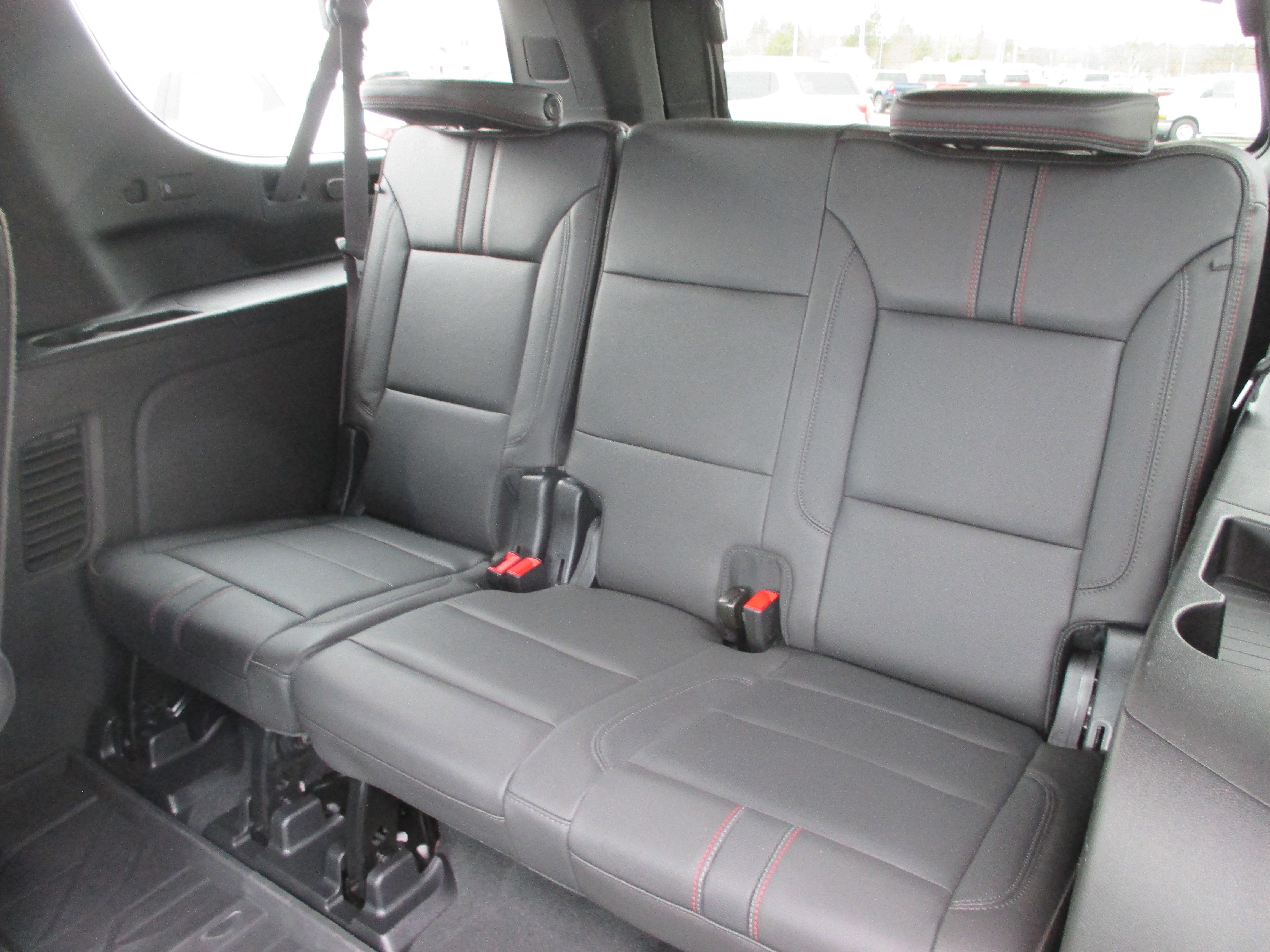 Used 2024 Chevrolet Suburban RST w/ Luxury Package AWD/4WD image 13