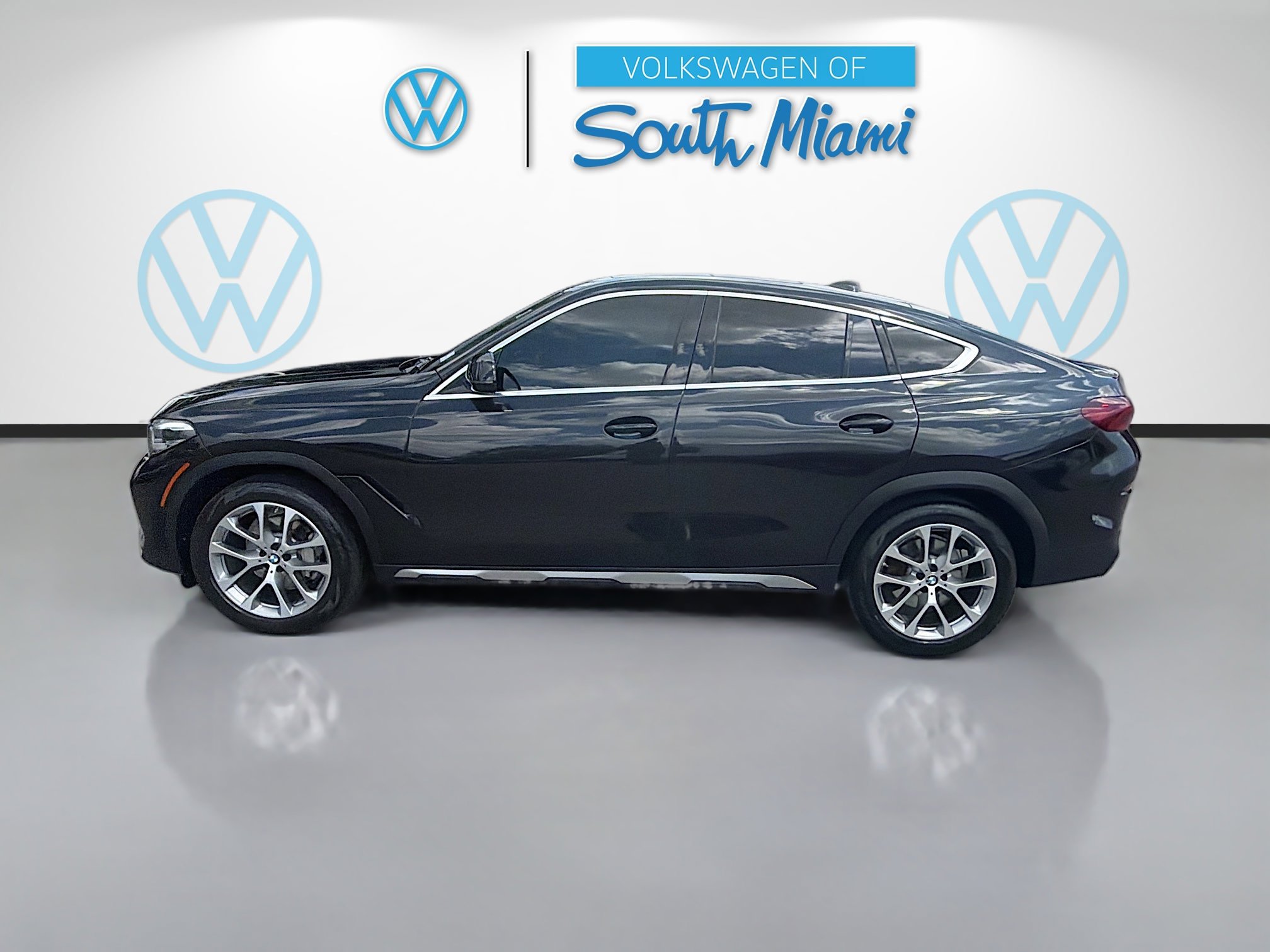 Used 2022 BMW X6 xDrive40i w/ Premium Package AWD/4WD image 4