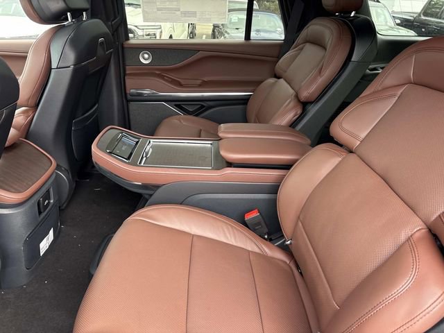 New 2026 Lincoln Navigator Reserve image 18