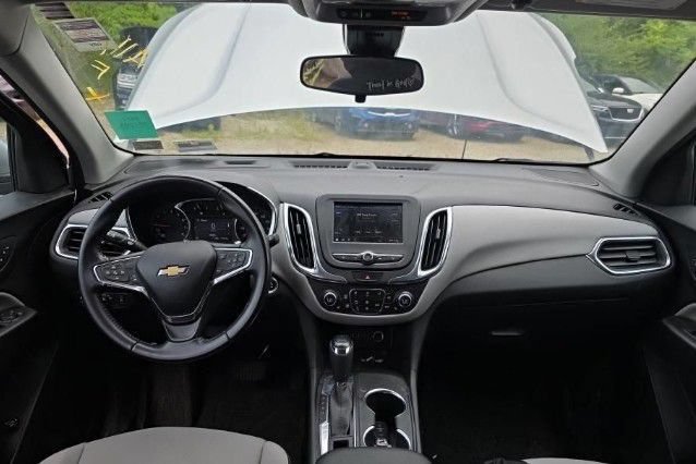 Used 2021 Chevrolet Equinox LT FWD image 2