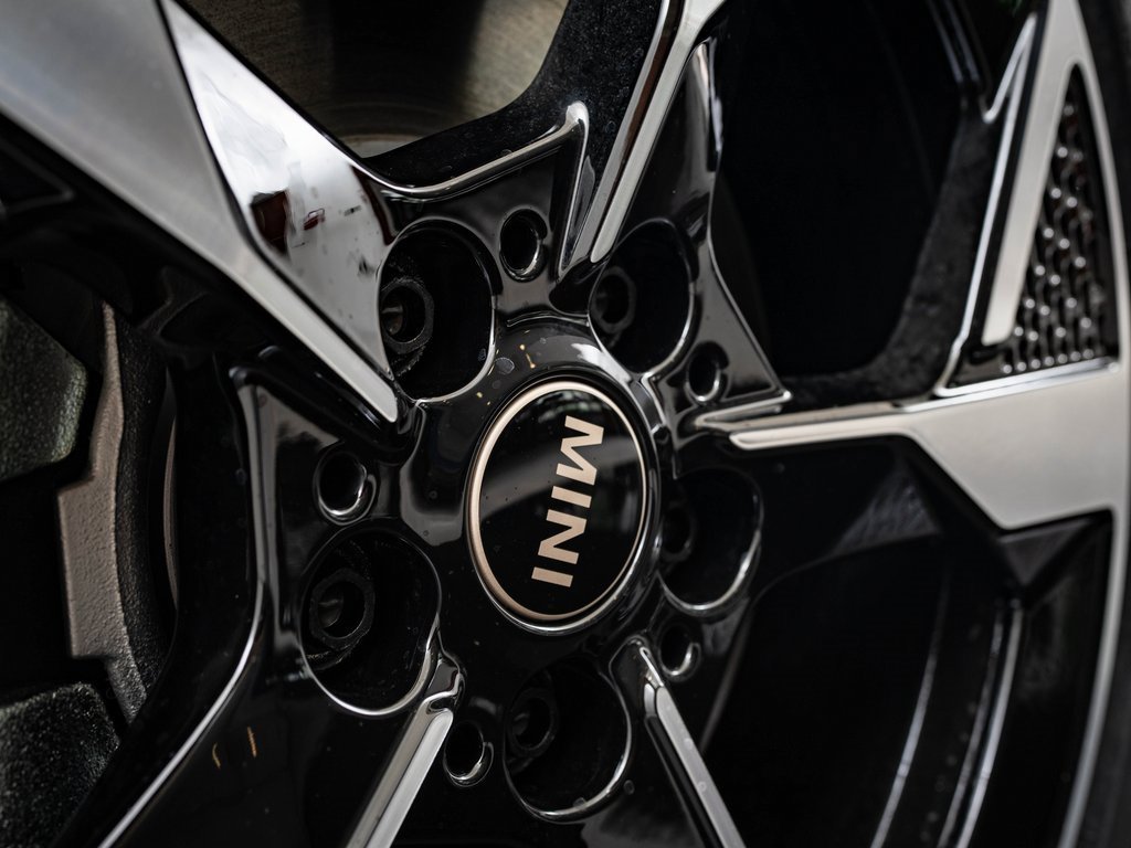 Certified 2025 MINI Cooper S image 8