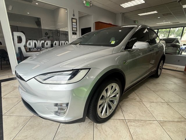 Used 2017 Tesla Model X 75D AWD/4WD image 3