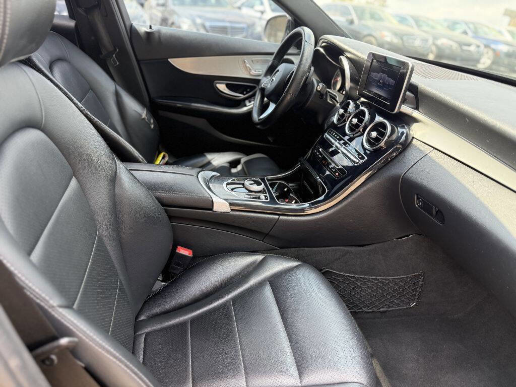 Used 2018 Mercedes-Benz C 300 Sedan w/ Premium Package image 14
