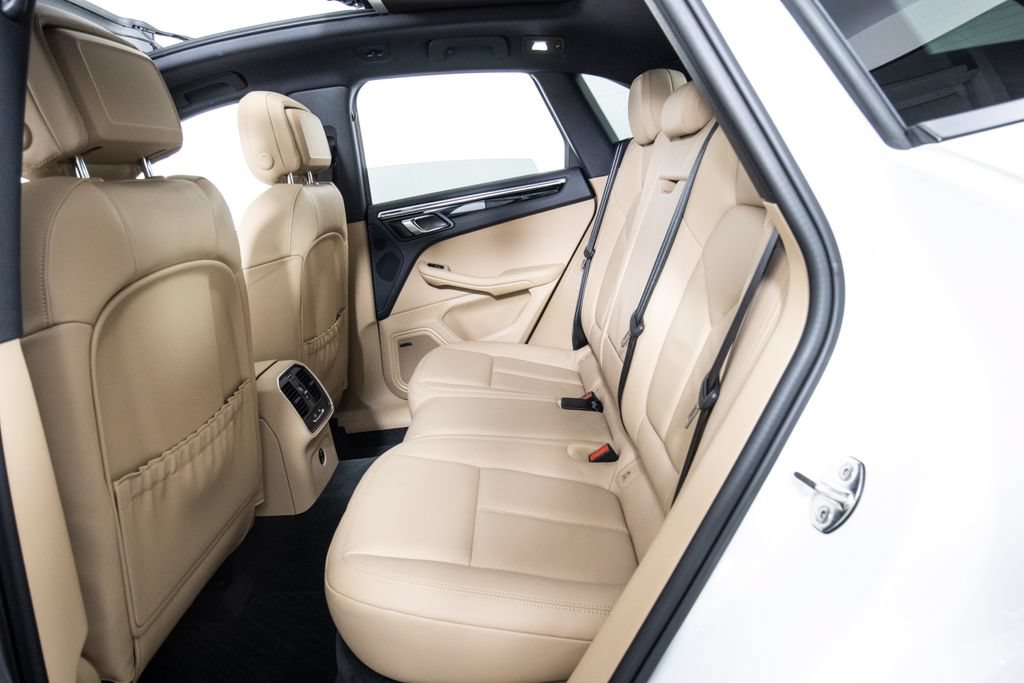 Used 2024 Porsche Macan AWD/4WD image 11