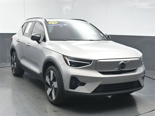 Used 2024 Volvo XC40 Recharge Plus w/ Protection Package Premier image 2