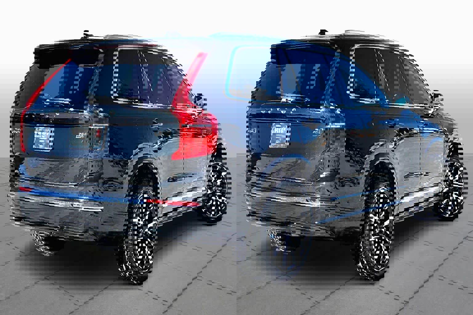 Certified 2024 Volvo XC90 B6 Plus w/ Protection Package Premier image 13