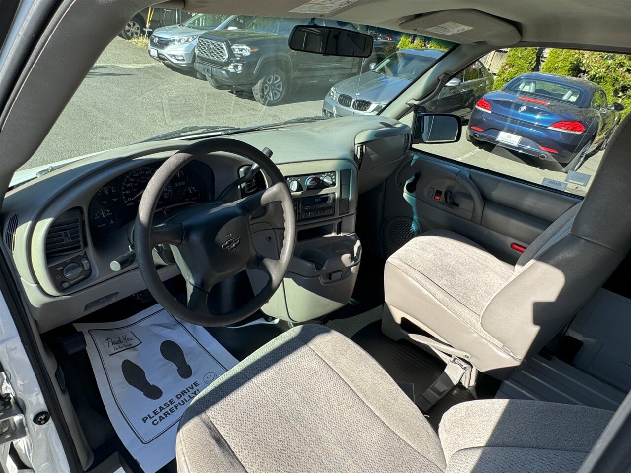 Used 2005 Chevrolet Astro RWD image 2