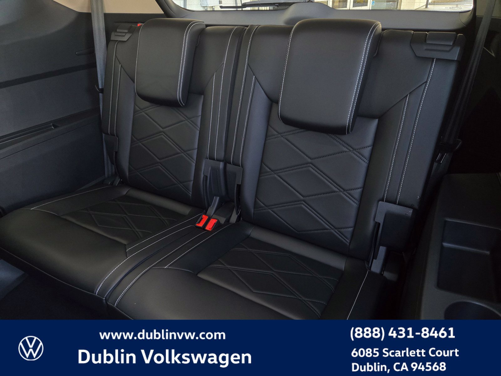 Used 2024 Volkswagen Atlas SE AWD/4WD image 12