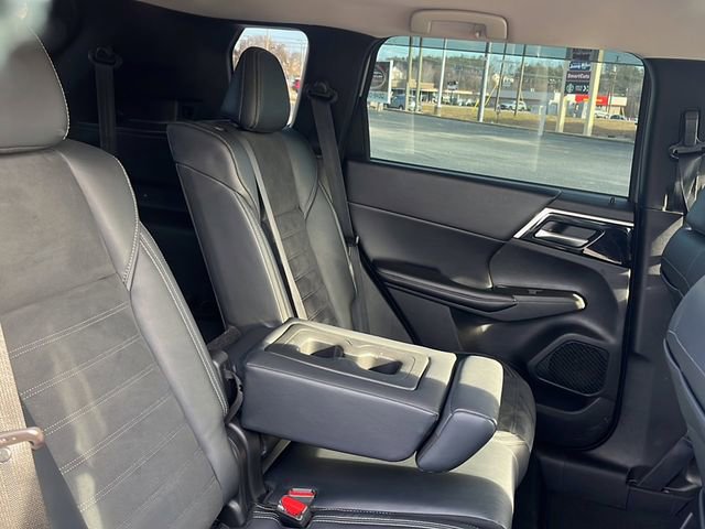 Used 2022 Mitsubishi Outlander SE image 13