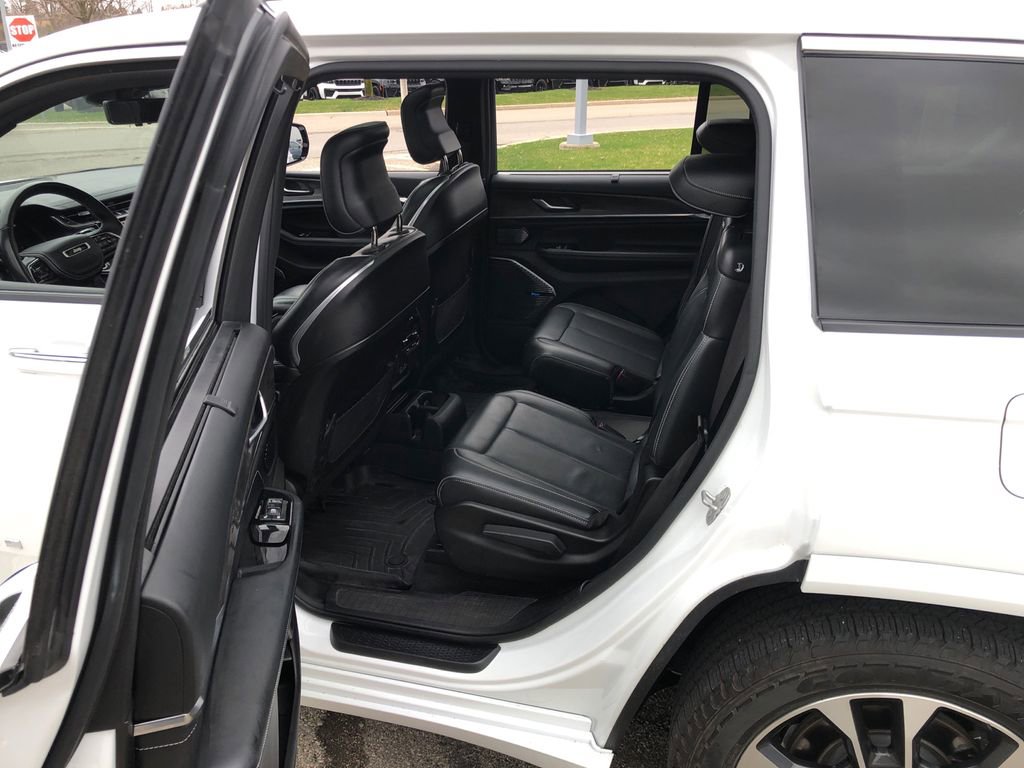 Certified 2022 Jeep Grand Cherokee L Overland w/ Luxury Tech Group IV image 21