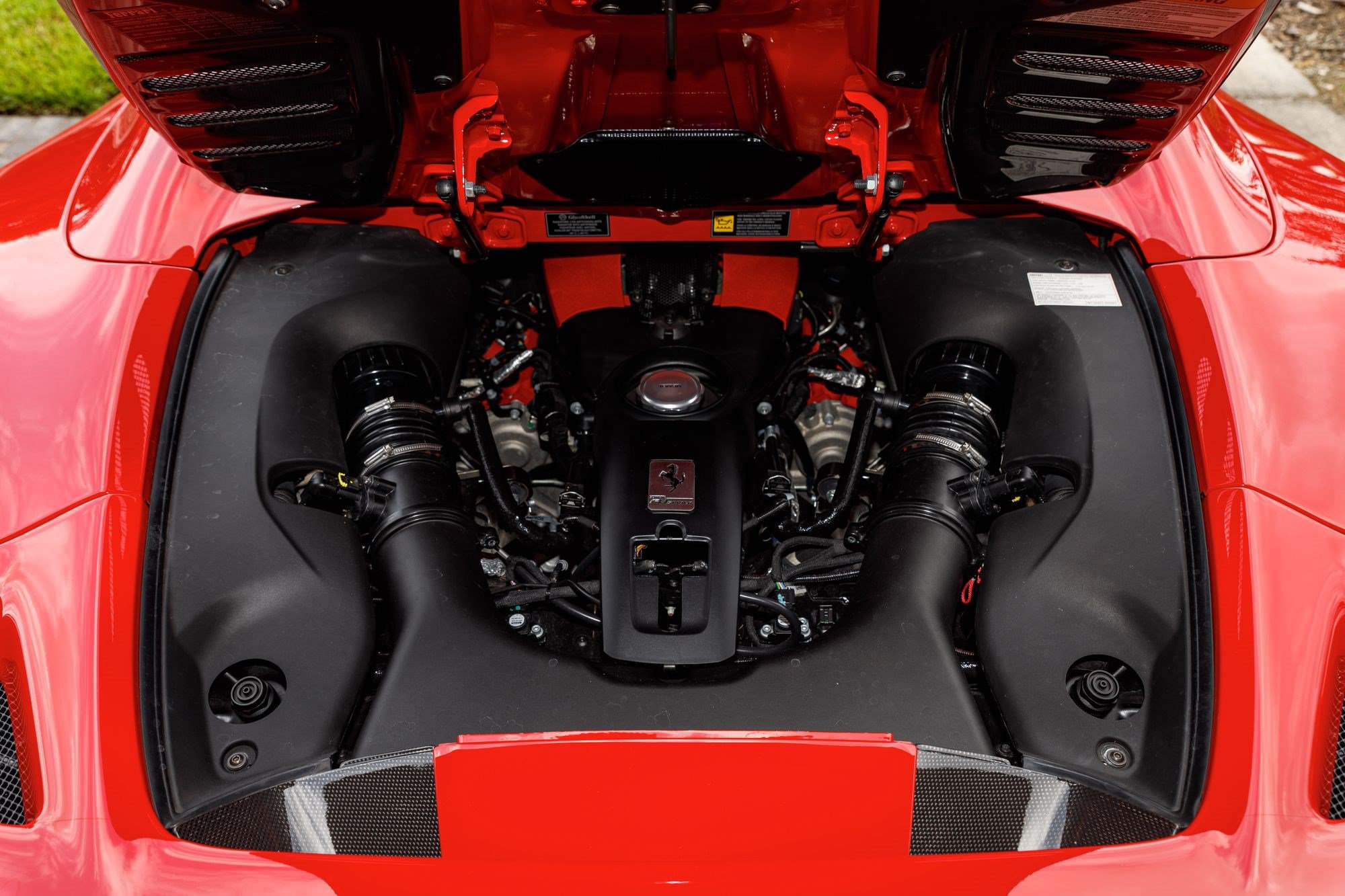 Used 2022 Ferrari F8 Tributo RWD image 19