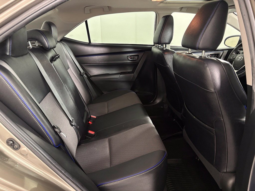 Used 2018 Toyota Corolla SE w/ SE Premium Package FWD image 37