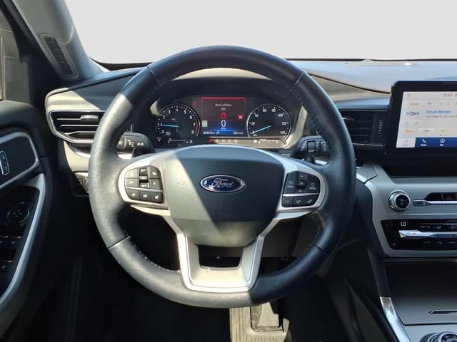 Used 2021 Ford Explorer XLT w/ Equipment Group 202A AWD/4WD image 8