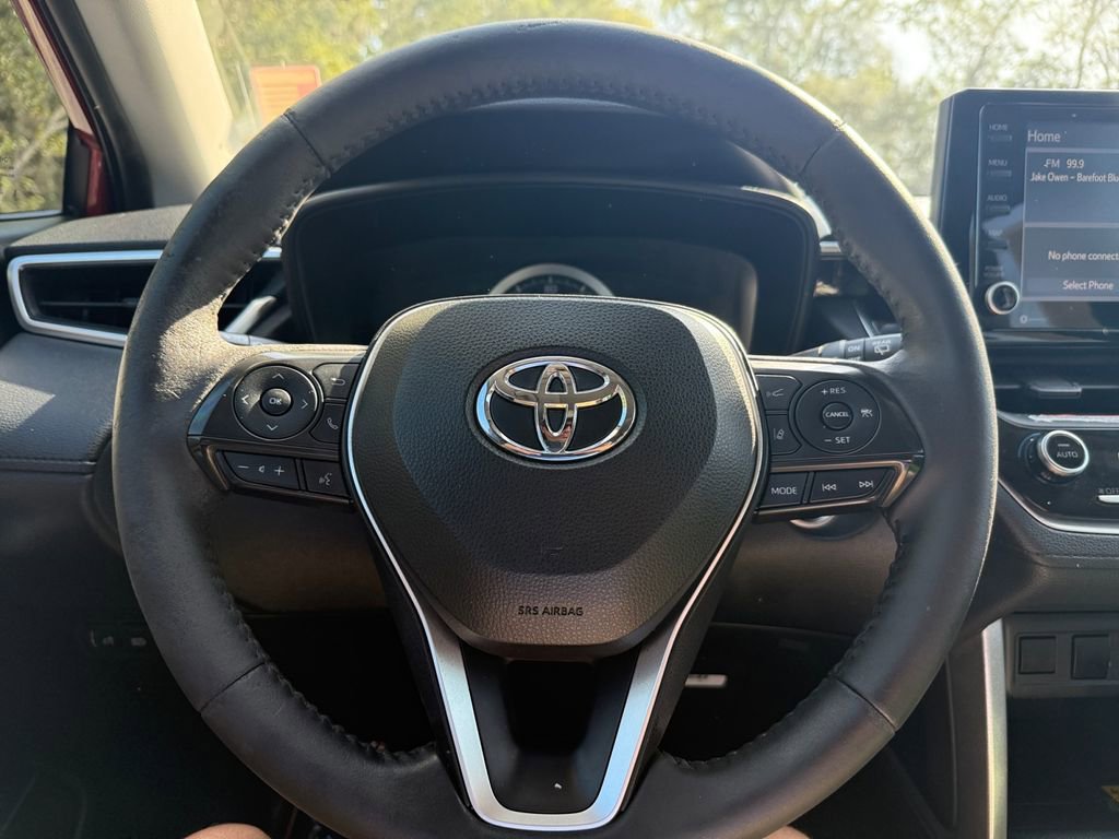 Used 2022 Toyota Corolla Cross LE w/ Moonroof Package FWD image 21