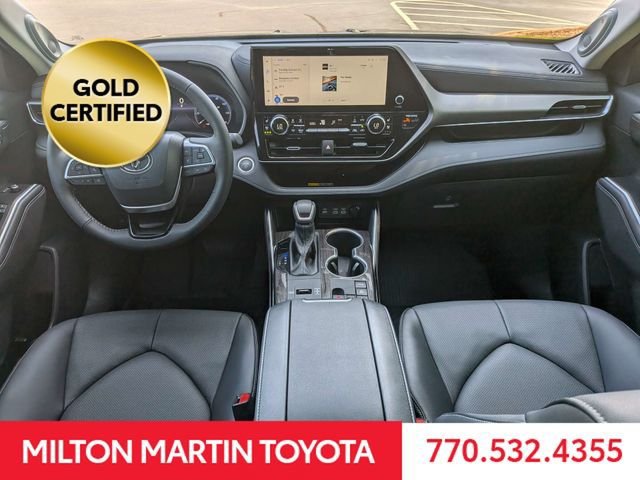 Certified 2026 Toyota Highlander Limited AWD/4WD image 6