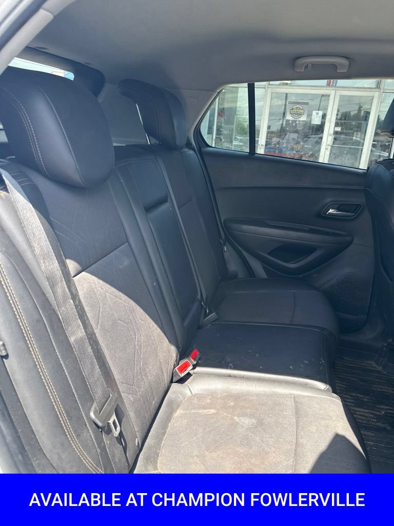 Used 2020 Chevrolet Trax LT w/ LT Convenience Package AWD/4WD image 16
