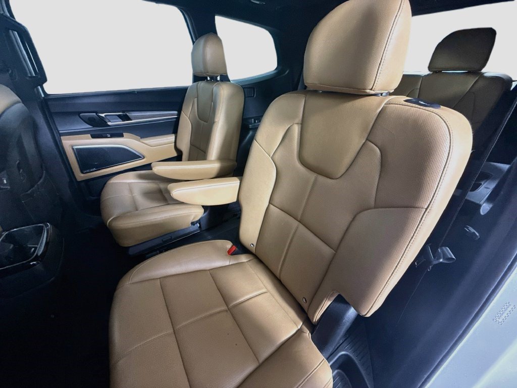 Used 2022 Kia Telluride SX w/ Towing Package FWD image 24