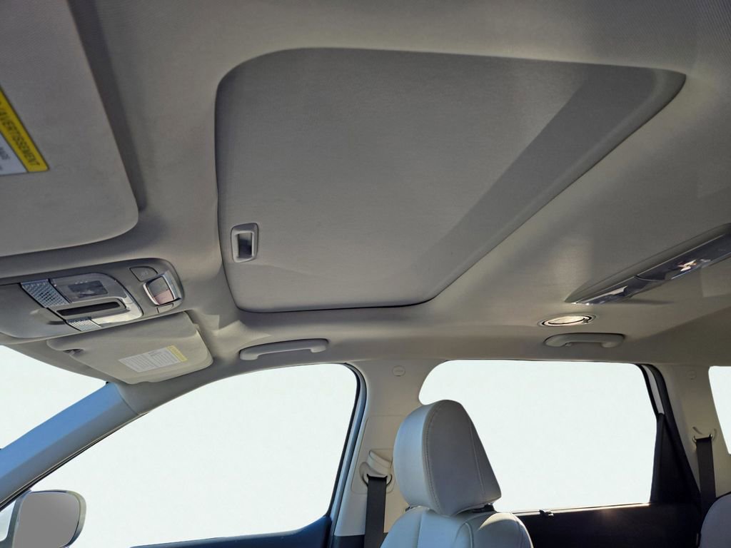 Used 2023 Kia Telluride EX w/ EX Captain's Chair Package image 19