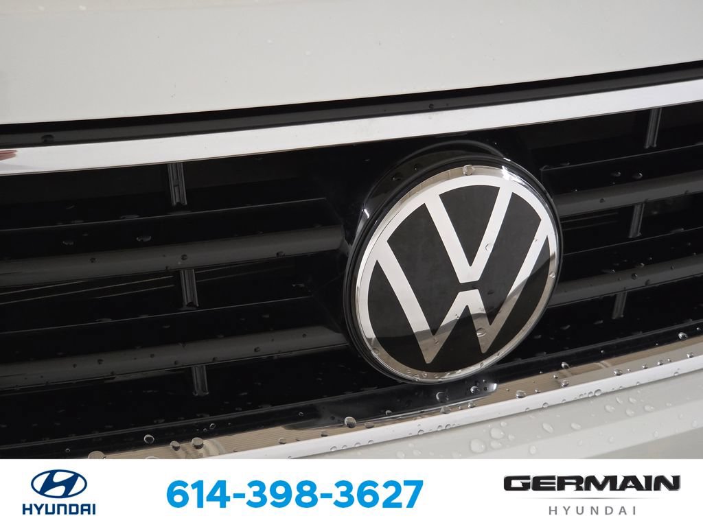 Used 2024 Volkswagen Tiguan SE R-Line FWD image 13