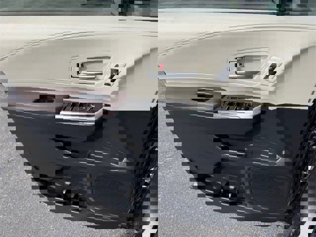 Certified 2023 Toyota Sienna Platinum image 17