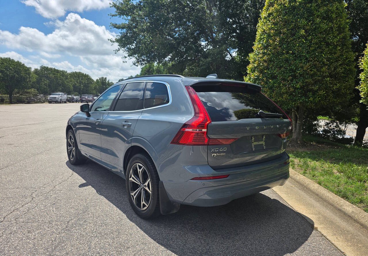 Used 2022 Volvo XC60 B5 Momentum w/ Climate Package AWD/4WD image 3