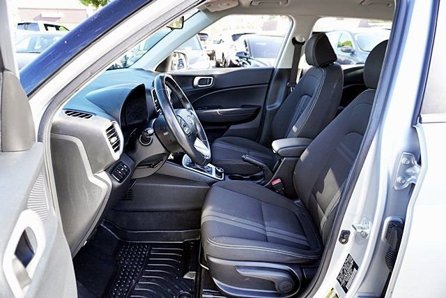 Used 2021 Hyundai Venue SEL FWD image 14