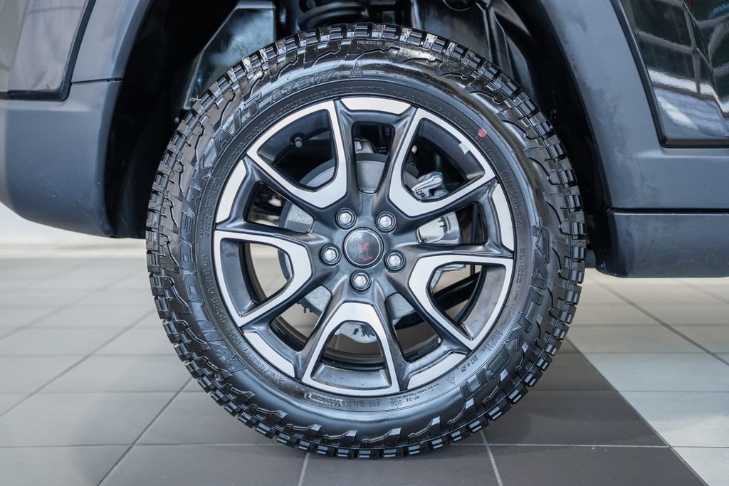 Certified 2025 Jeep Compass Trailhawk AWD/4WD image 13