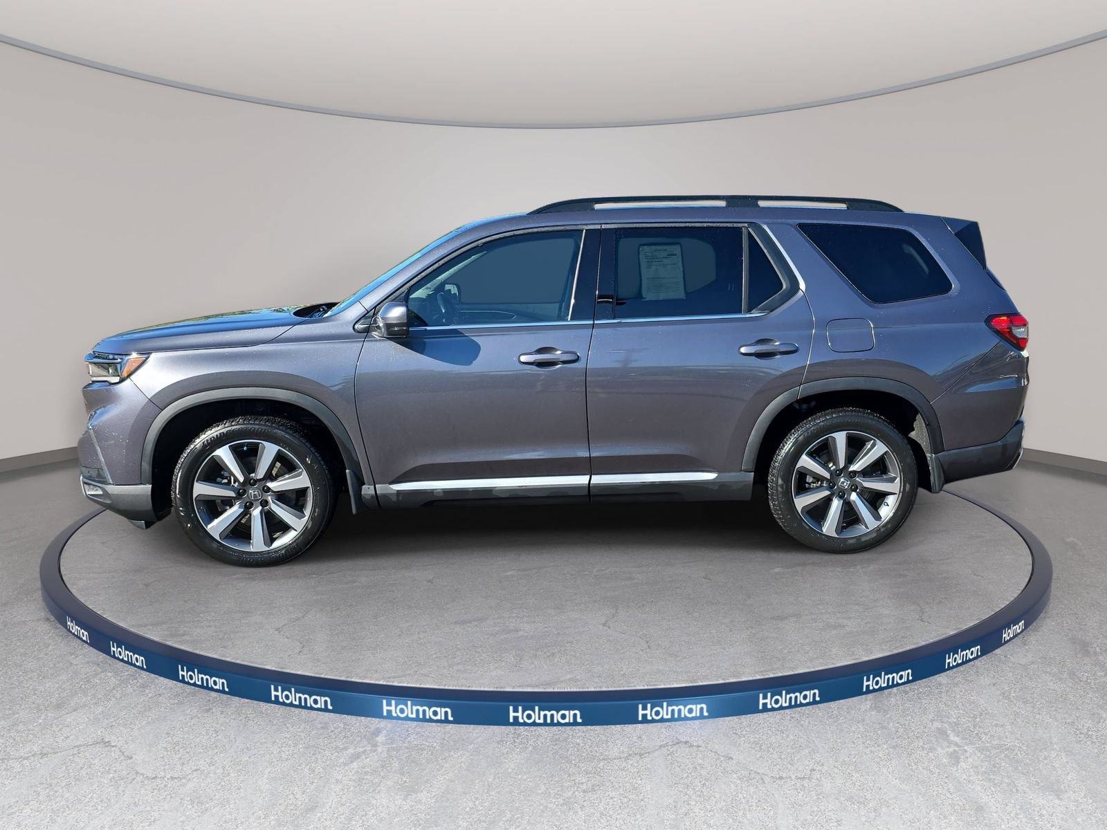 Used 2024 Honda Pilot Touring image 9